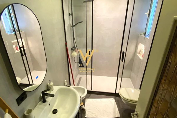 Shtepi ne shitje Apartament ne Tirane, 2+1, Mobilimi E mobiluar, Pagesa 280,000  Euro.