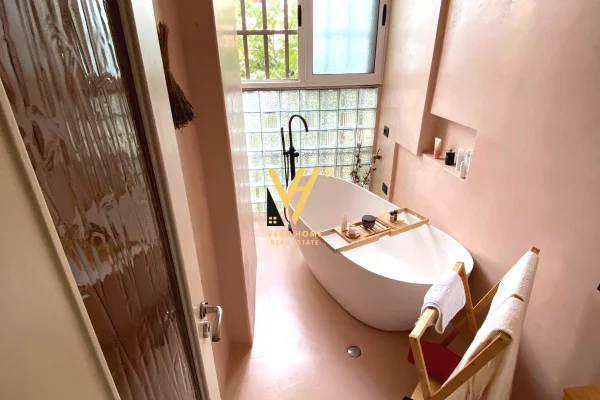 Shtepi ne shitje Apartament ne Tirane, 2+1, Mobilimi E mobiluar, Pagesa 280,000  Euro.