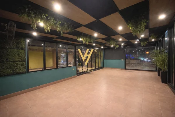 Ambient biznesi me qera 3+1 ne Tirane - 2,000 Euro