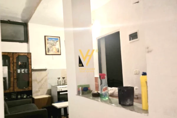 Shtepi me qera Apartament ne Tirane, 1+1, Mobilimi E mobiluar, Pagesa 30,000  Leke.