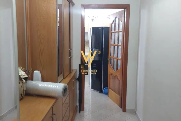 Shtepi me qera Apartament ne Tirane, 2+1, Mobilimi E mobiluar, Pagesa 85,000  Leke.