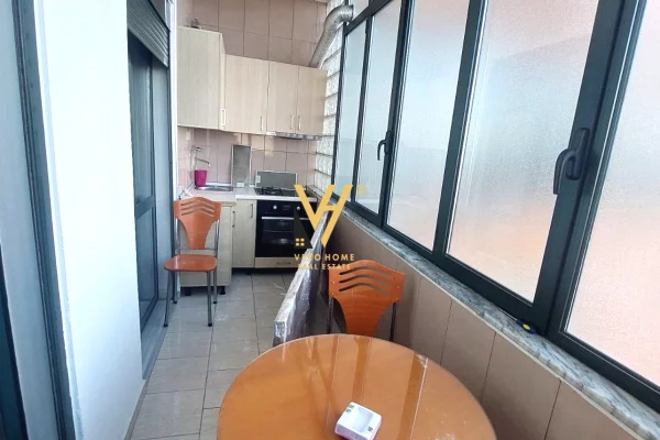 Shtepi me qera Apartament ne Tirane, 2+1, Mobilimi E mobiluar, Pagesa 85,000  Leke.