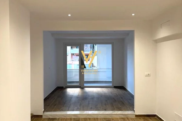 JEPET ZYRE 60 M2 ME QERA TE JORDAN MISJA 80.000 LEKE