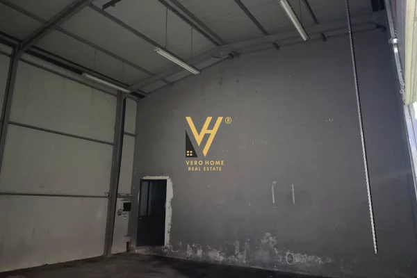 JEPET KAPANON 140 M2 ME QERA NE KASHAR 700 EURO