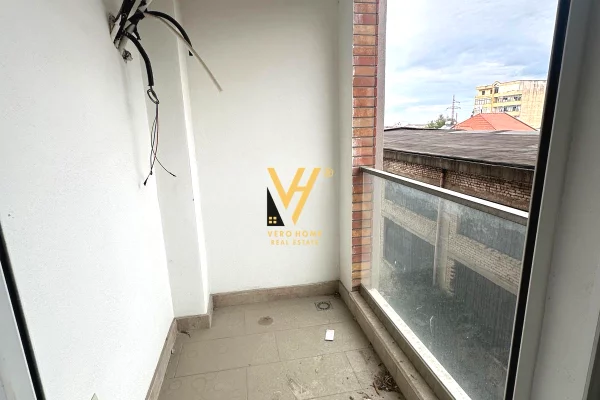 Shtepi ne shitje Apartament ne Tirane, 1+1, Mobilimi Bosh, pa mobiluar, Pagesa 128,000  Euro.