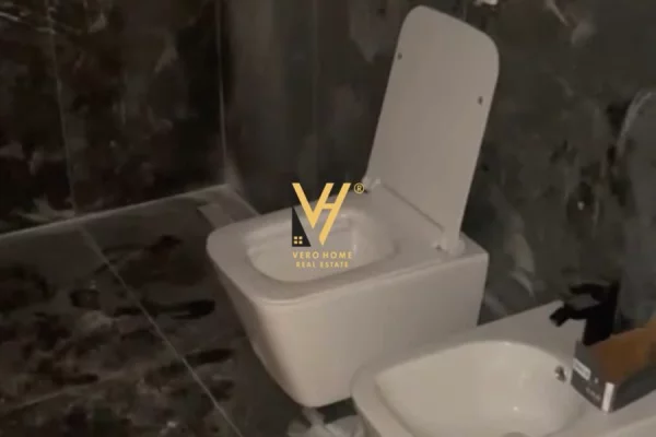 Ambient biznesi me qera 3+1 ne Tirane - 850 Euro