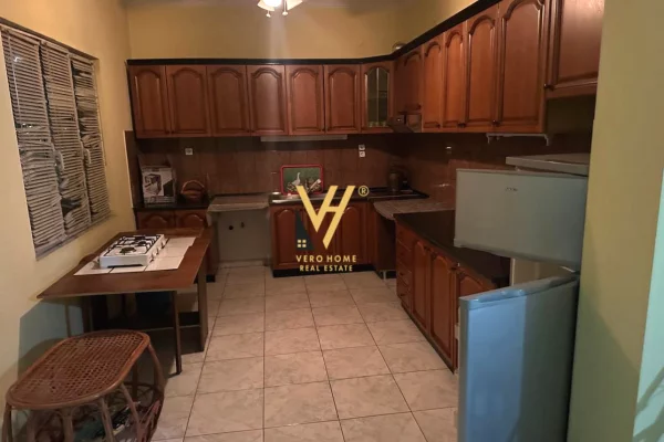 Shtepi me qera Shtepi Private ne Tirane, 6+1, Mobilimi Bosh, pa mobiluar, Pagesa 5,000  Euro.