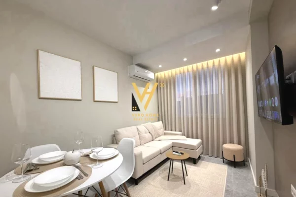 Shtepi ne shitje Apartament ne Tirane, Garsoniere, Mobilimi E mobiluar, Pagesa 200,000  Euro.