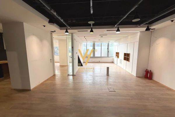 Ambient biznesi me qera 3+1 ne Tirane - 1,100 Euro