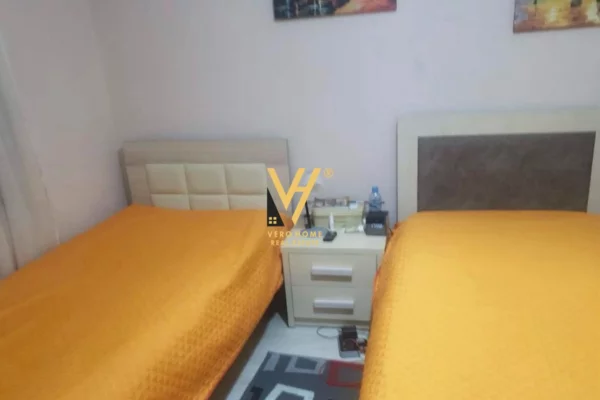 Shtepi me qera Apartament ne Tirane, 2+1, Mobilimi E mobiluar, Pagesa 75,000  Leke.