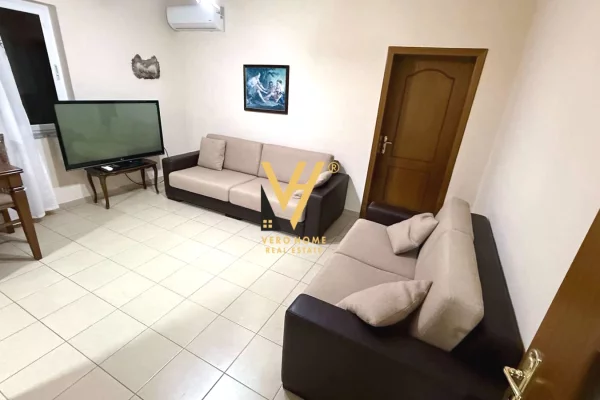 JEPET APARTAMENT 3+1+BLK ME QERA TE XHAMIA E TABAKVE 80.000 LEKE