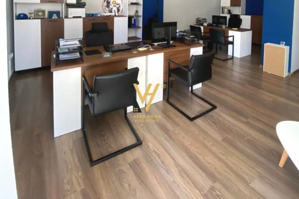 JEPET AMBIENT 50 M2 ME QERA TE RRUGA NDRE MJEDA 75.000 LEKE