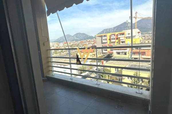 Shtepi ne shitje Apartament ne Tirane, 1+1, Mobilimi E mobiluar, Pagesa 200,000  Euro.