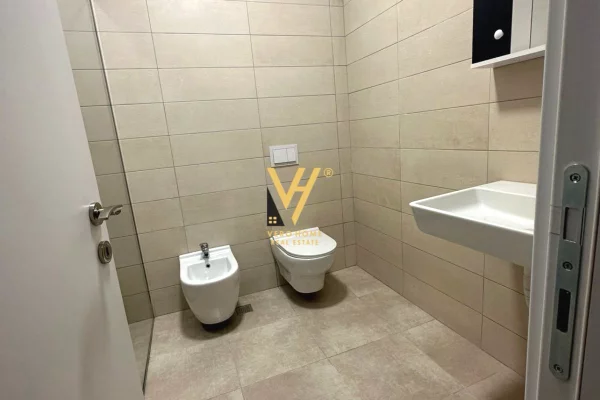 Shtepi ne shitje Apartament ne Tirane, 1+1, Mobilimi E mobiluar, Pagesa 200,000  Euro.