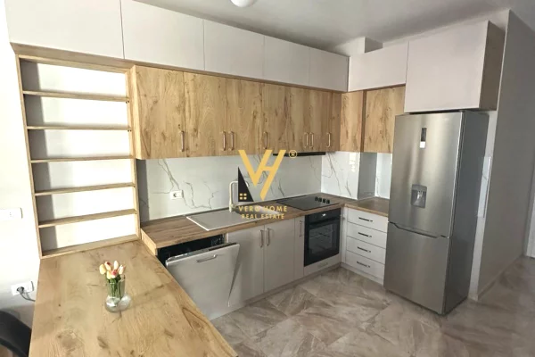 Shtepi ne shitje Apartament ne Tirane, 1+1, Mobilimi E mobiluar, Pagesa 200,000  Euro.