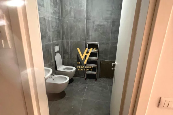 Ambient biznesi me qera 3+1 ne Tirane - 380 Euro