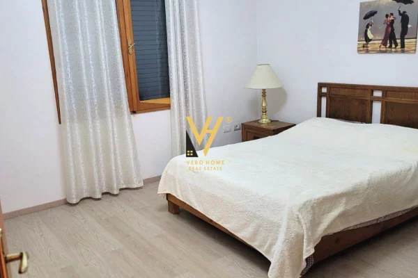 Shtepi me qera Apartament ne Tirane, 2+1, Mobilimi E mobiluar, Pagesa 80,000  Leke.