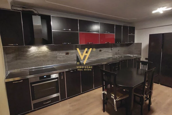 Shtepi me qera Apartament ne Tirane, 2+1, Mobilimi E mobiluar, Pagesa 80,000  Leke.