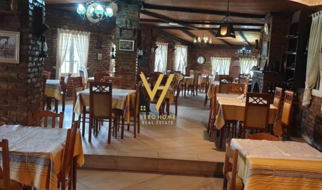 SHITET BAR-RESTORANT 3600 M2 NE BERZHITE BUZE RRUGES KRYESORE 350.000 EURO